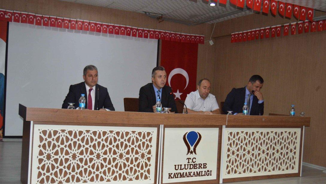 İlçe Kaymakamımız Sayın Ahmet SOLMAZ başkanlığında okul müdürleri kurulu toplantısı yapıldı.