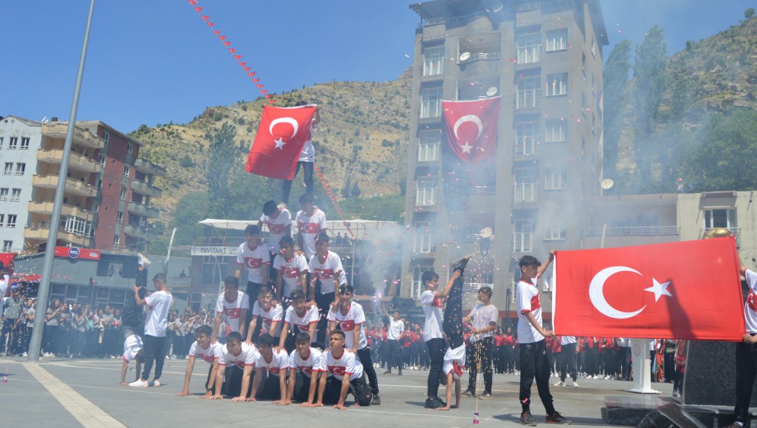 19 Mayıs Atatürk'ü Anma, Gençlik ve Spor Bayramının 103. Yılı İlçemizde Coşkuyla Kutlandı